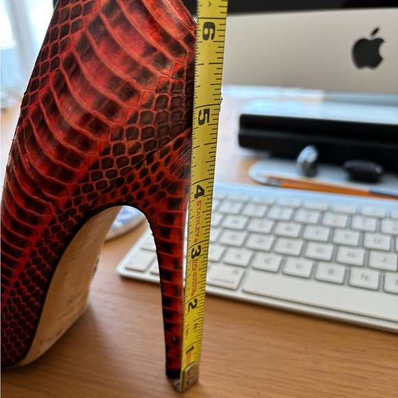 Jimmy Choo Red 'anouk' Elaphe Snakeskin Pumps 38.5 - Picture 9 of 9